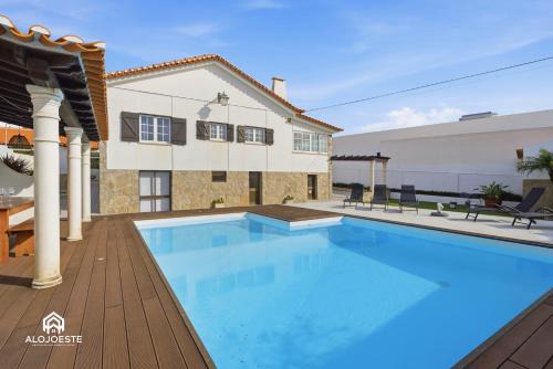 Torres Vedras House | Casa Lopes StaCruz - 3 bedrooms villa with pool and BBQ