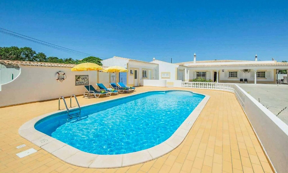 Caramujeira Villa | Casa Luz - Three Bedroom Villa, Sleeps 6