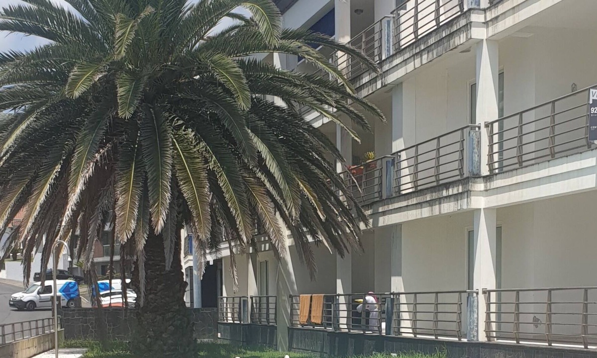 Vila Franca do Campo Condo | Casa Marina - Sunset Master: Spacious room with Queen size bed 25m from the beach!