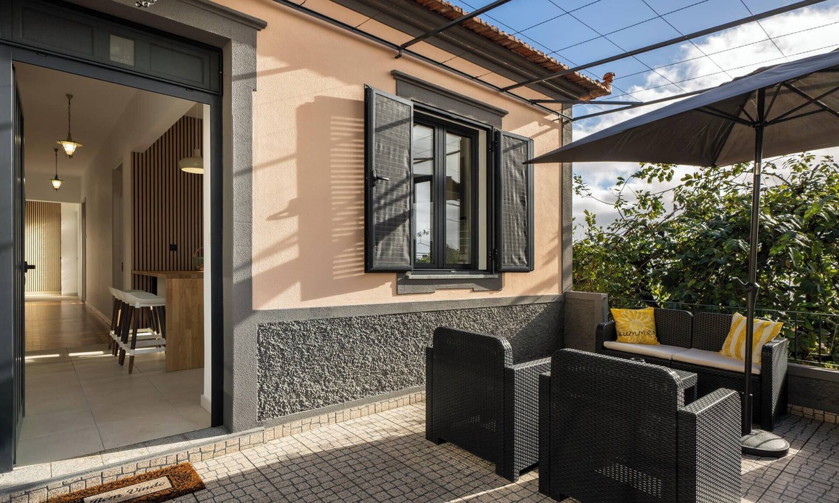 Arco da Calheta House | Casa Maria Bela – 2-Bedroom with Terrace