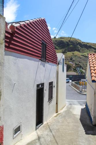 Mosteiros House | Casa Pé na Areia