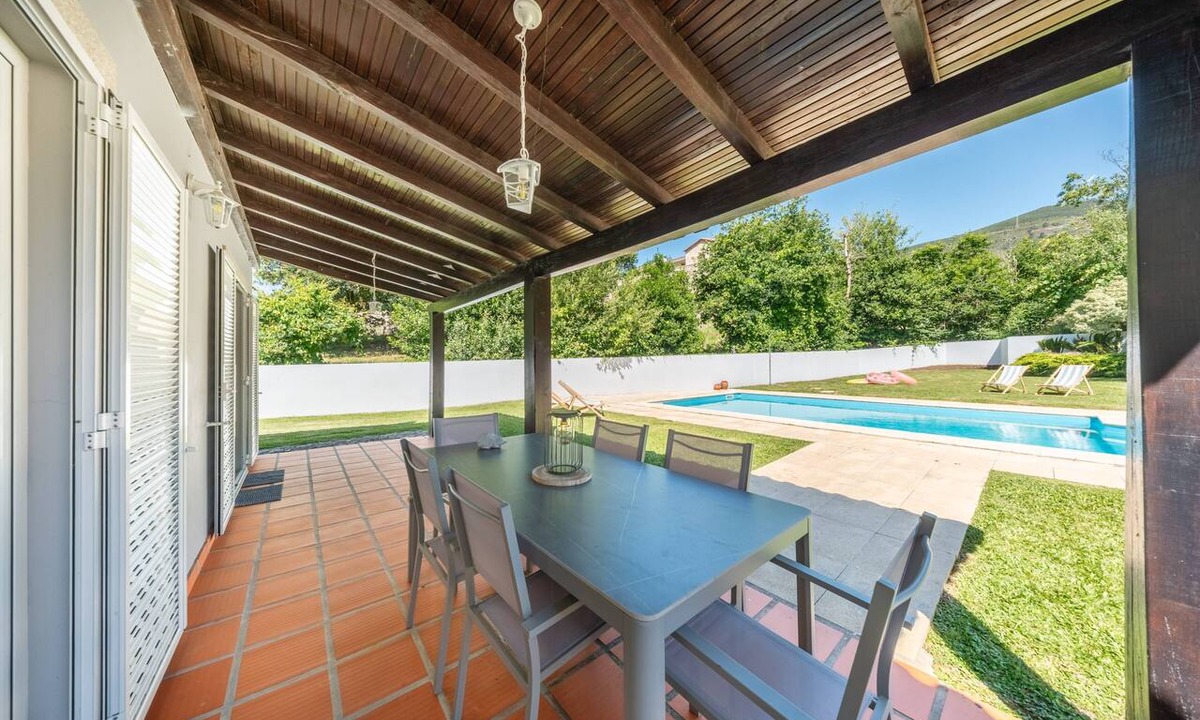Sao Pedro da Torre Villa | Casa Real - by Proguest