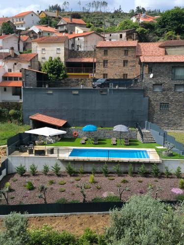 Proenca-a-Nova House | Casa Resineiro com Piscina, Garagem e Terraço