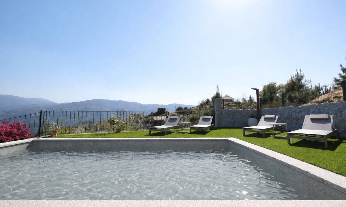 Cabril House | Casa Roca do Touro: Mountain View, Wi-Fi & Air Conditioning