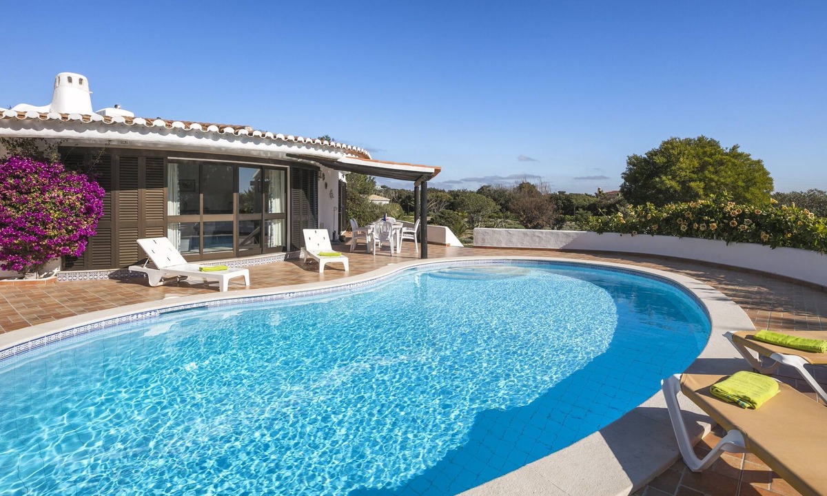 Caramujeira Villa | Casa Ryder, A short walk to Praia da Marinha, one of the most beautiful beaches