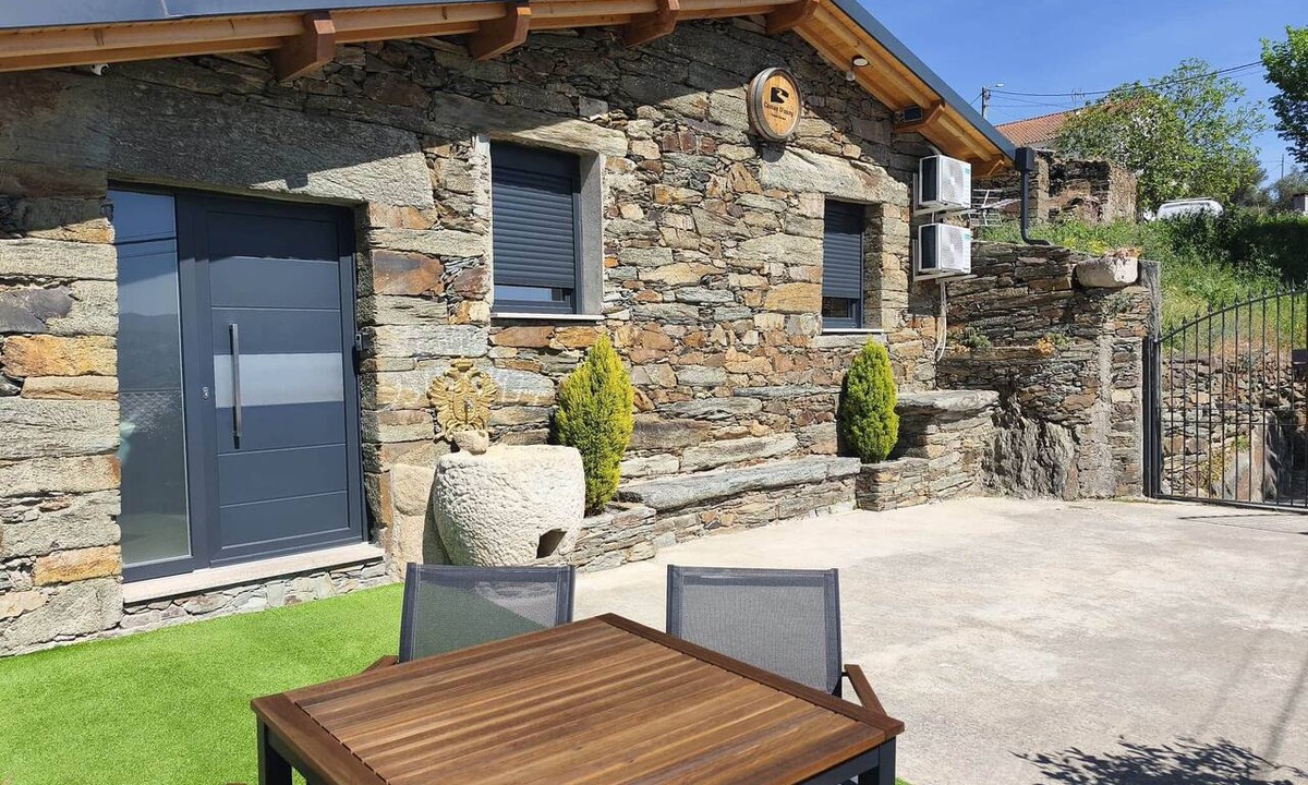 Bomfim House | Castas D'ouro Guest House