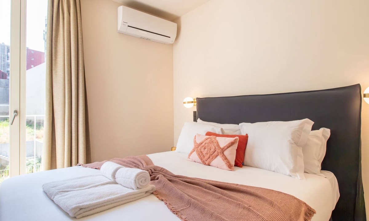 Centro / Baixa Apartment | Catarina 392 | Modern 1BR by LovelyStay