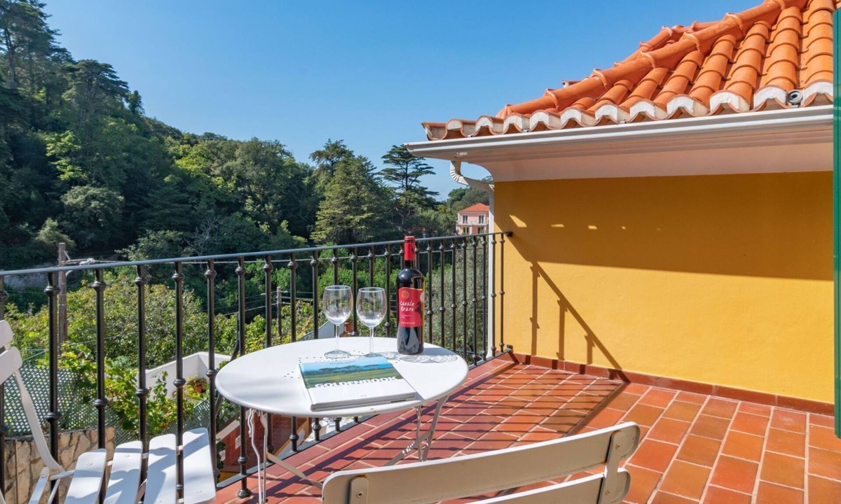 Sintra Apartment | Cazal da Saúde Suite W/Pool by LovelyStay