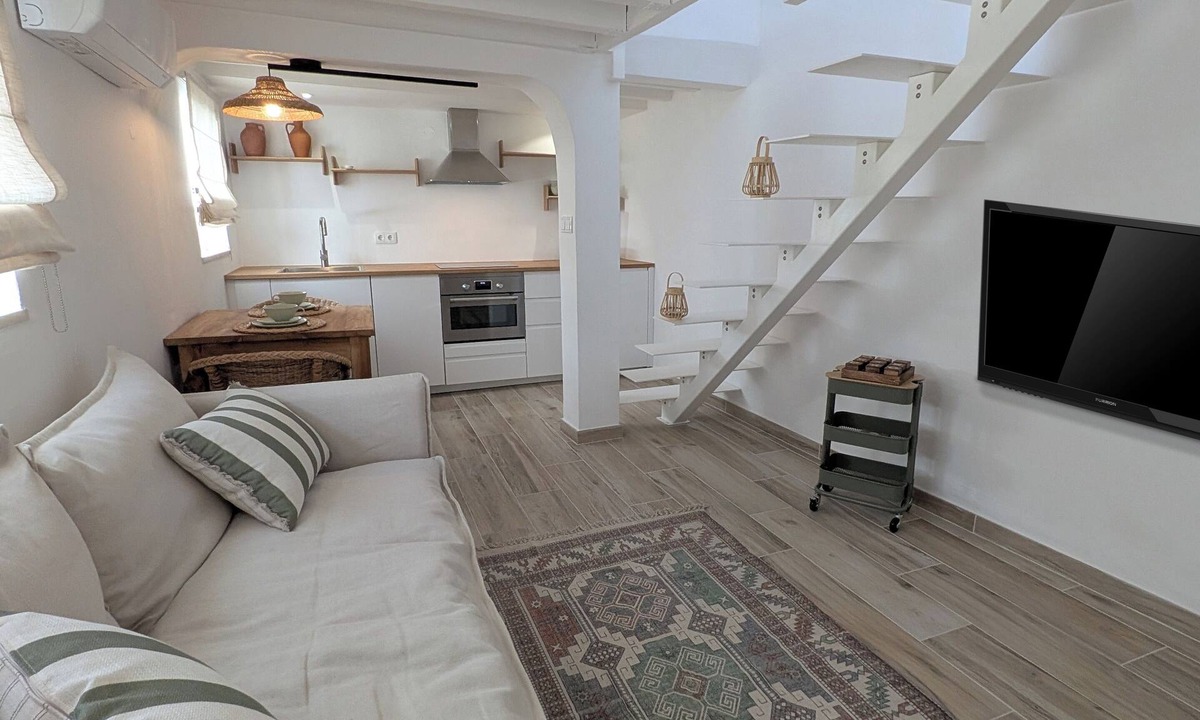 Porches House | Central, cozy vacation home in the Algarve - close to the beach & town