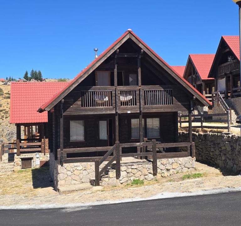 Penhas da Saude Ski Chalet | Chalé 37