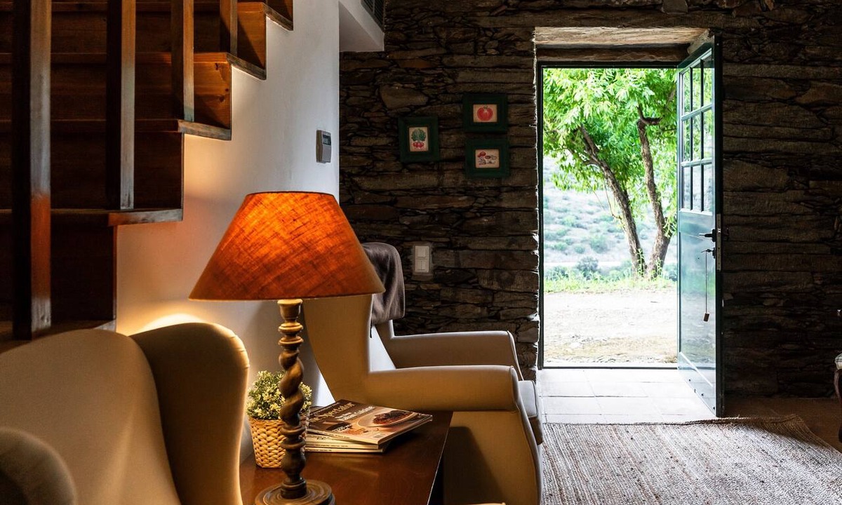 Cotas Ski Chalet | Chalet 'Casa Verde' with Shared Pool, Wi-Fi and Air Conditioning