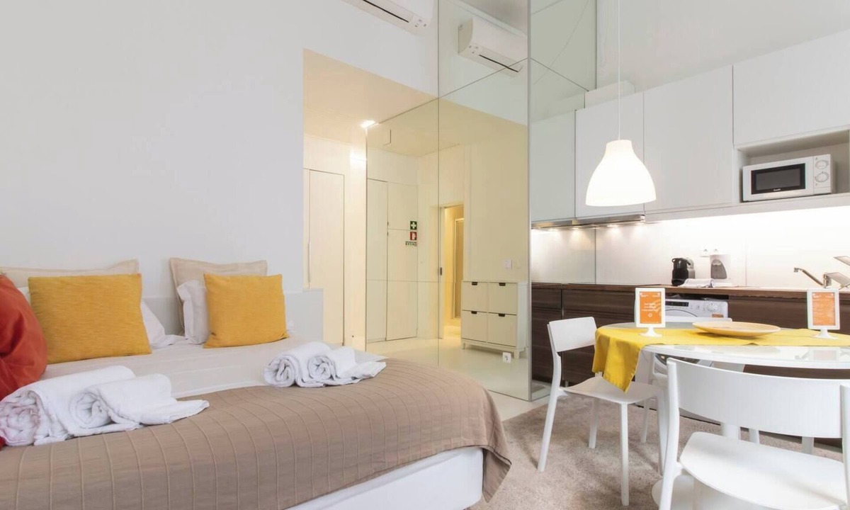 Sacramento Apartment | Charming and Well-Located Studio in Chiado