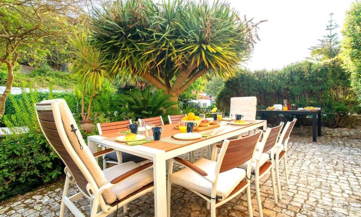 Penedo Villa | Charming Coastside Villa
