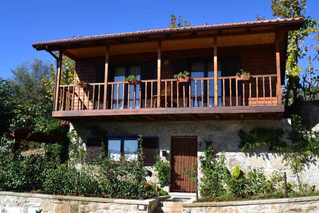 Molares House | Charming House in Celorico de Basto with Mountain View