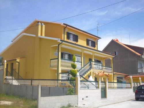 Aguiar da Beira House | Charming House in Cortiçada with Balcony and Mountain View