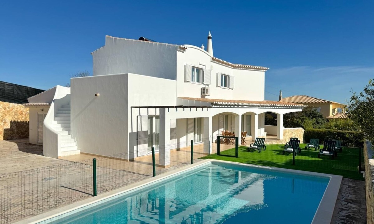 Funchal Villa | Charming house with pool and close to beaches