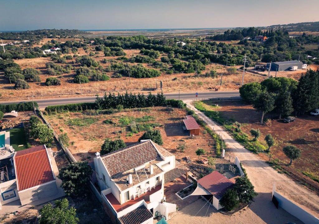 Mexilhoeira Grande Apartment | Charming Stays near Alvor Bay - DamasHome