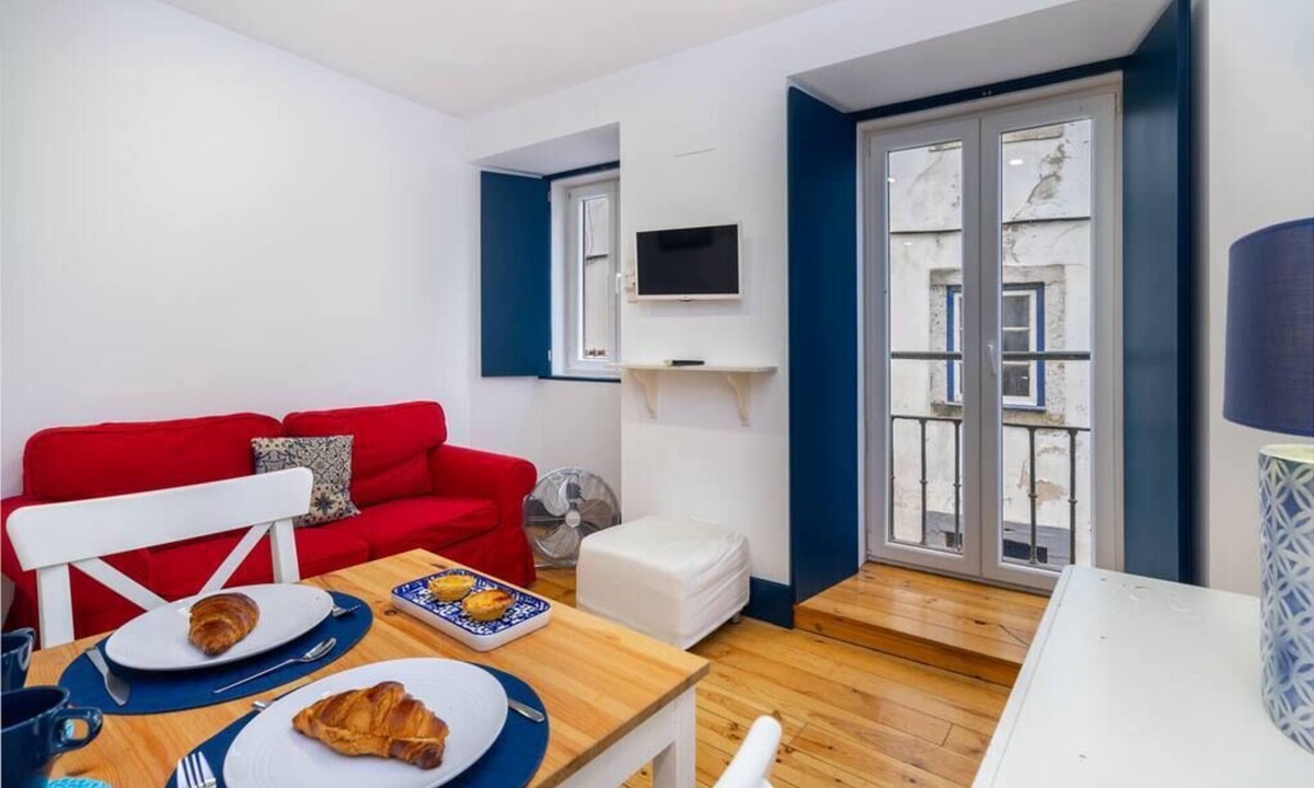 Santa Maria Maior Apartment | Charming Studio Steps from Martim Moniz