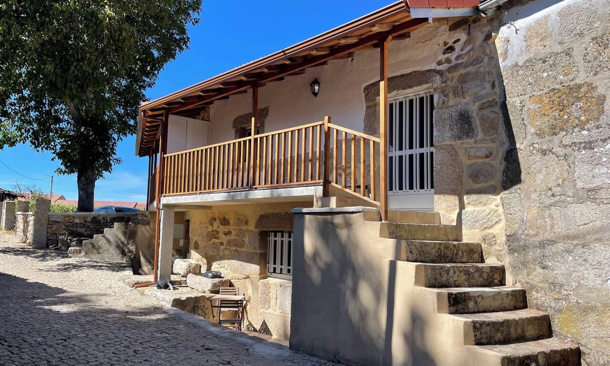 Montalegre House | Charming Tourém Retreat 3 Bedroom House With Stunning Views
