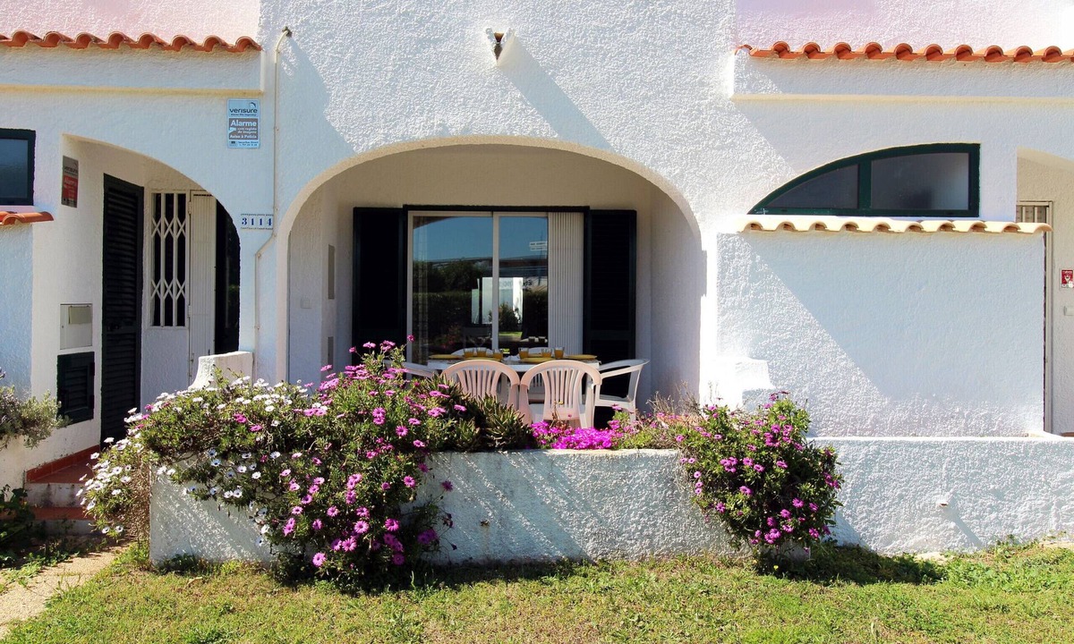 Vilamoura Ski Chalet | Charming Villa by SAPvillas
