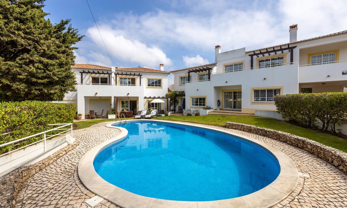 Praia da Luz Ski Chalet | CoolHouses Algarve Luz | Casa Sirrah