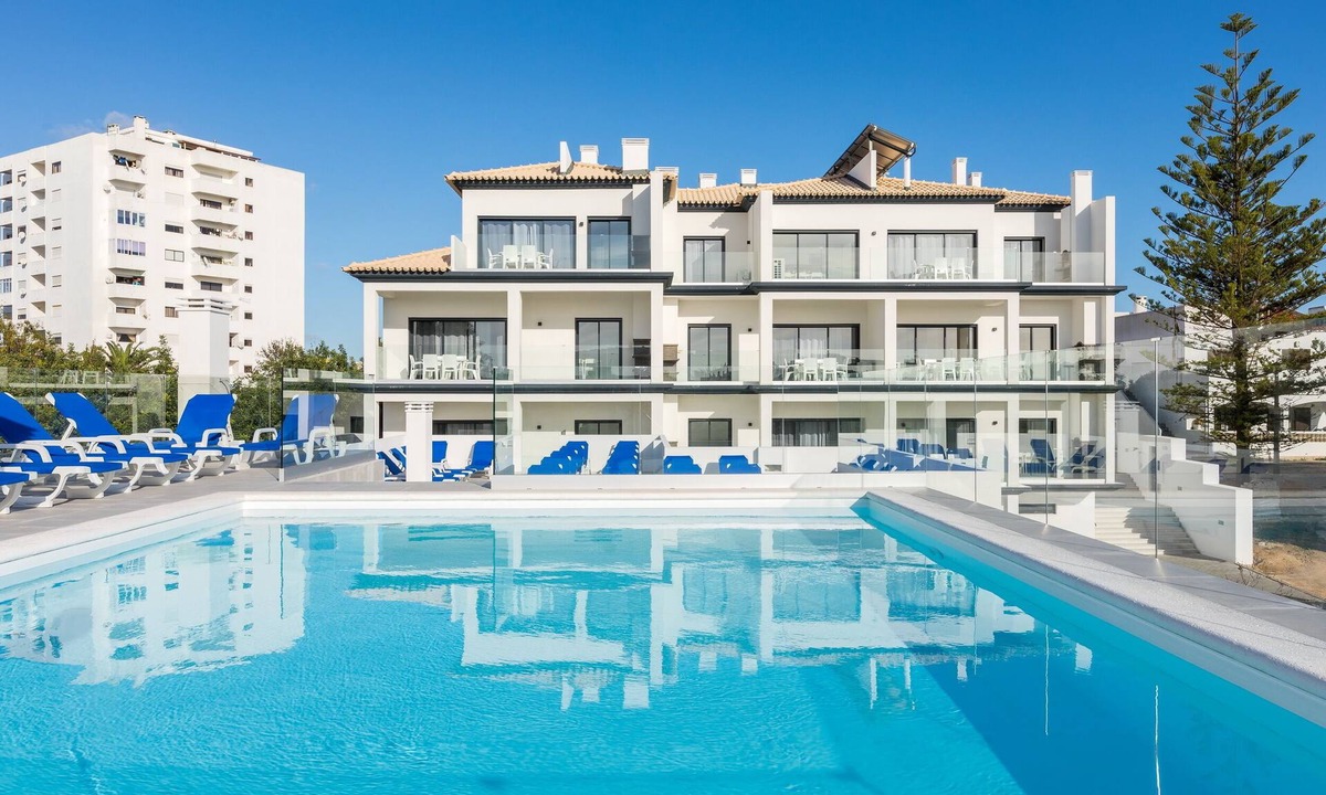 Correeira Apartment | Correeira Luxury Residence T2 F - Albufeira, Pools, Wifi, Bbq, Beach