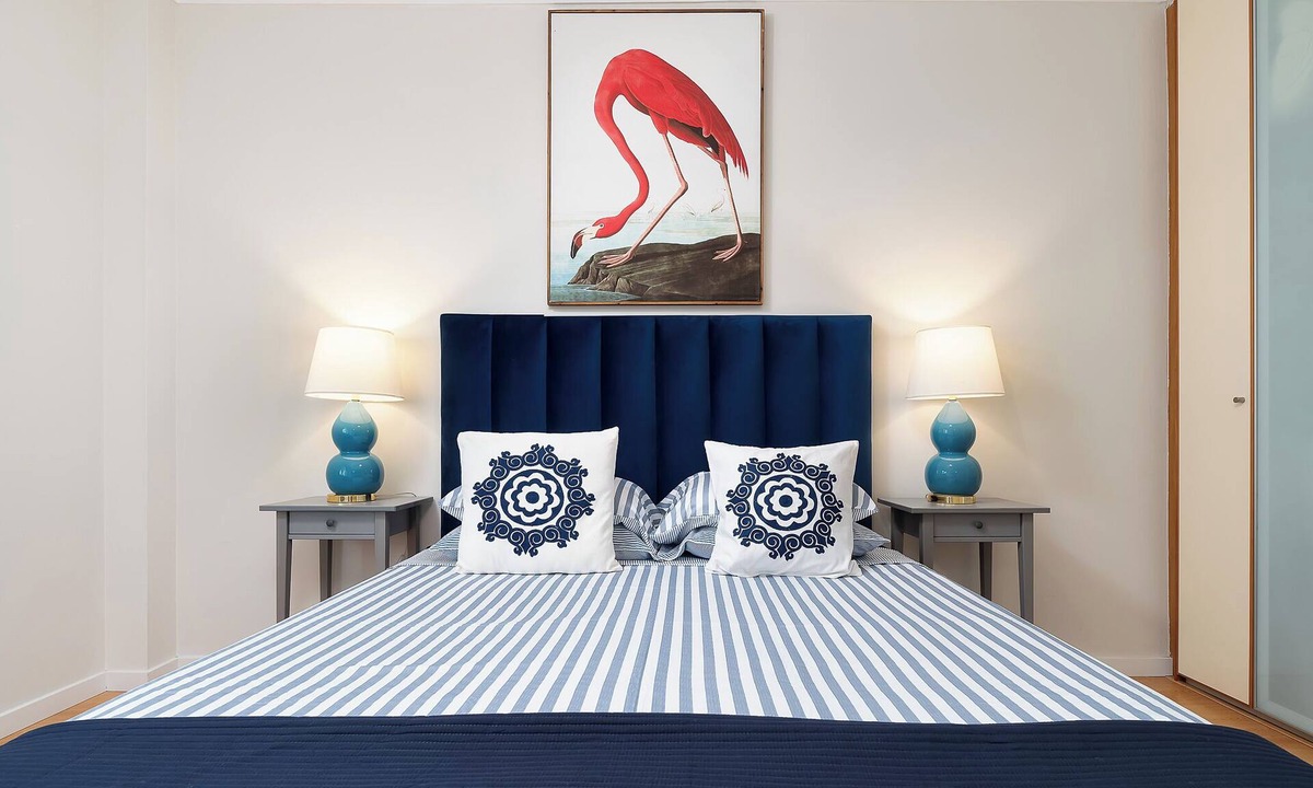 Praia da Rocha Apartment | Cosy apartment steps from Praia da Rocha, one of Algarve's finest beaches. Free private parking included. Pets welcome. Sleeps 5. Self check-in via lockbox.