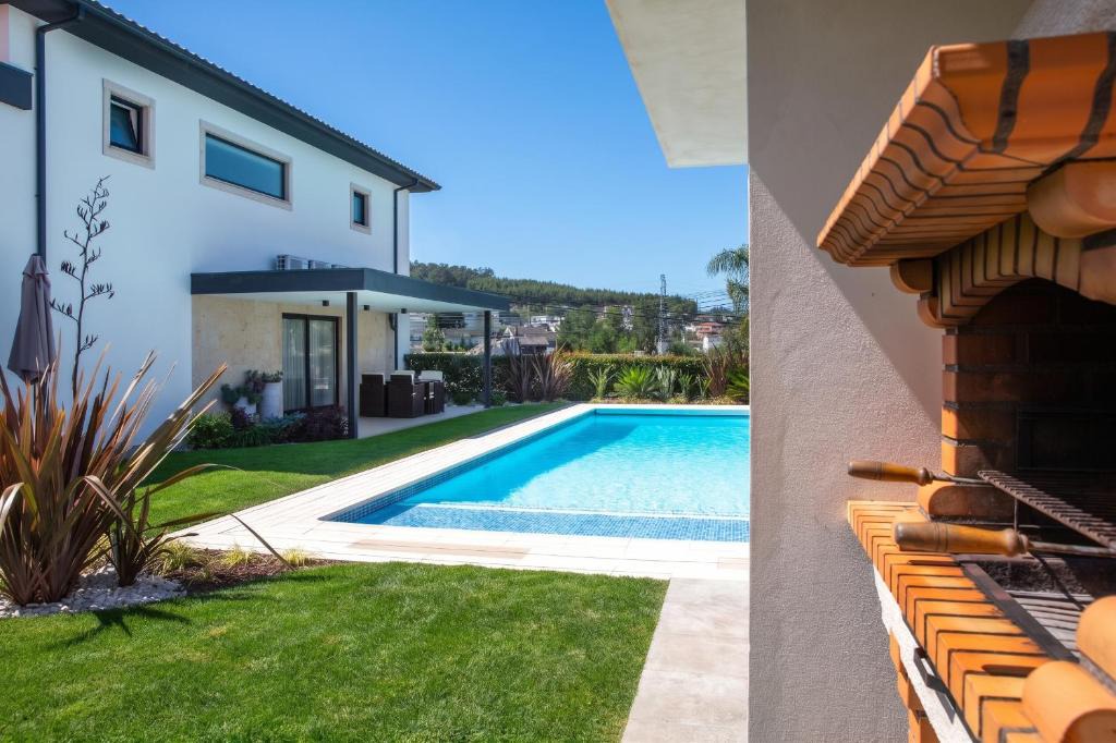 Barcelos Ski Chalet | Cosy Chalet in Várzea with Private Pool