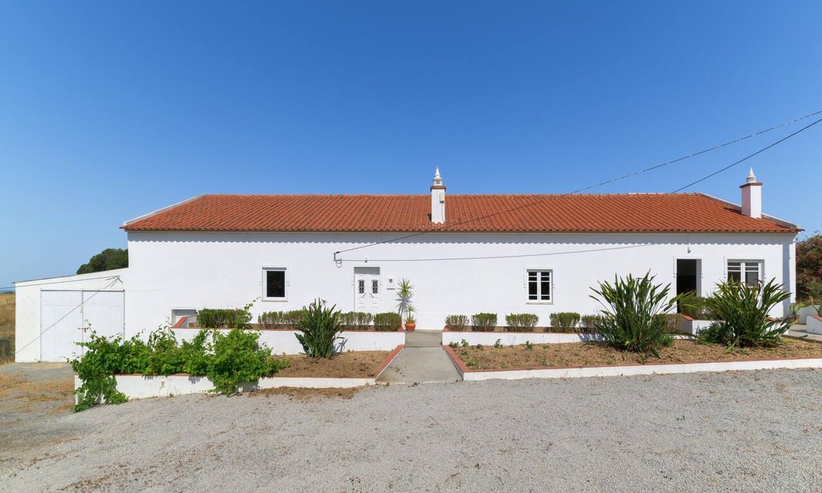 Sao Francisco da Serra Villa | Country House 'Quinta Da Corte' with Private Garden, Balcony and Wi-Fi