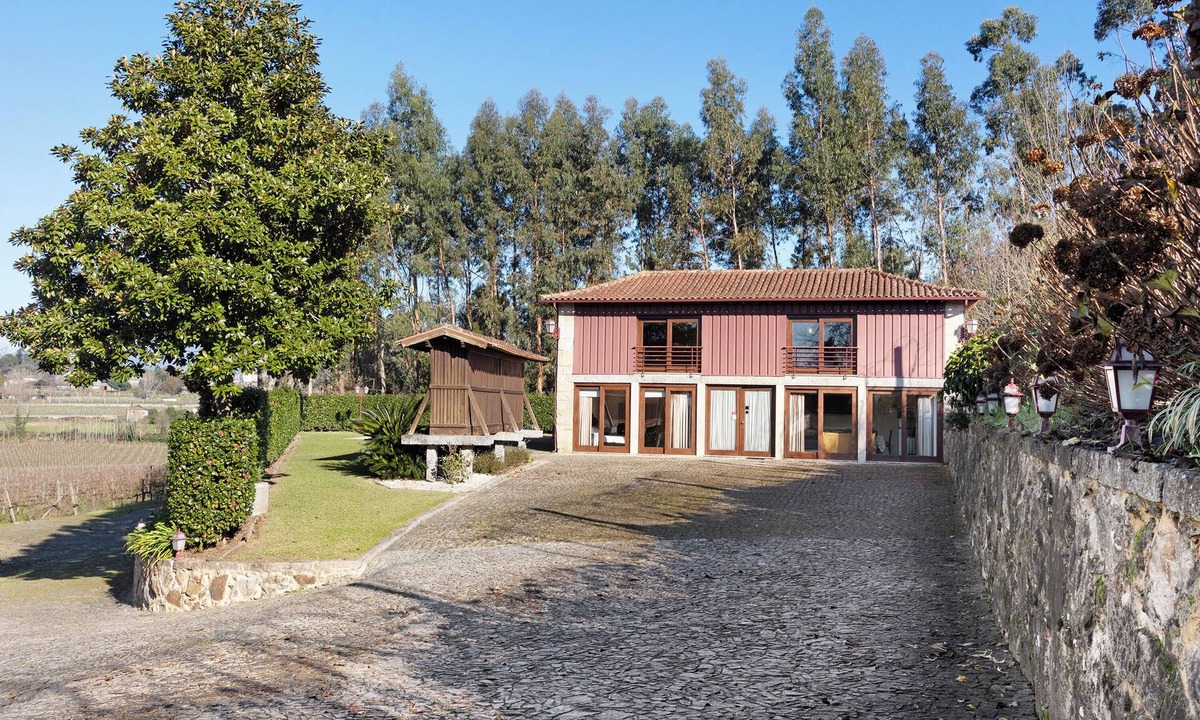 Amares Villa | Country House 'Quinta Da Ataíde' with Mountain View, Wi-Fi and Air Conditioning