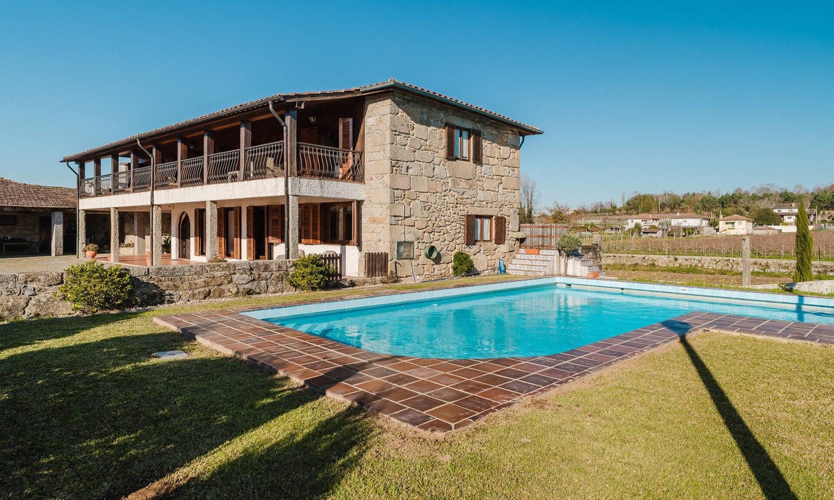 Amares Villa | Country House 'Quinta Das Regadas' with Mountain View, Private Pool and Wi-Fi