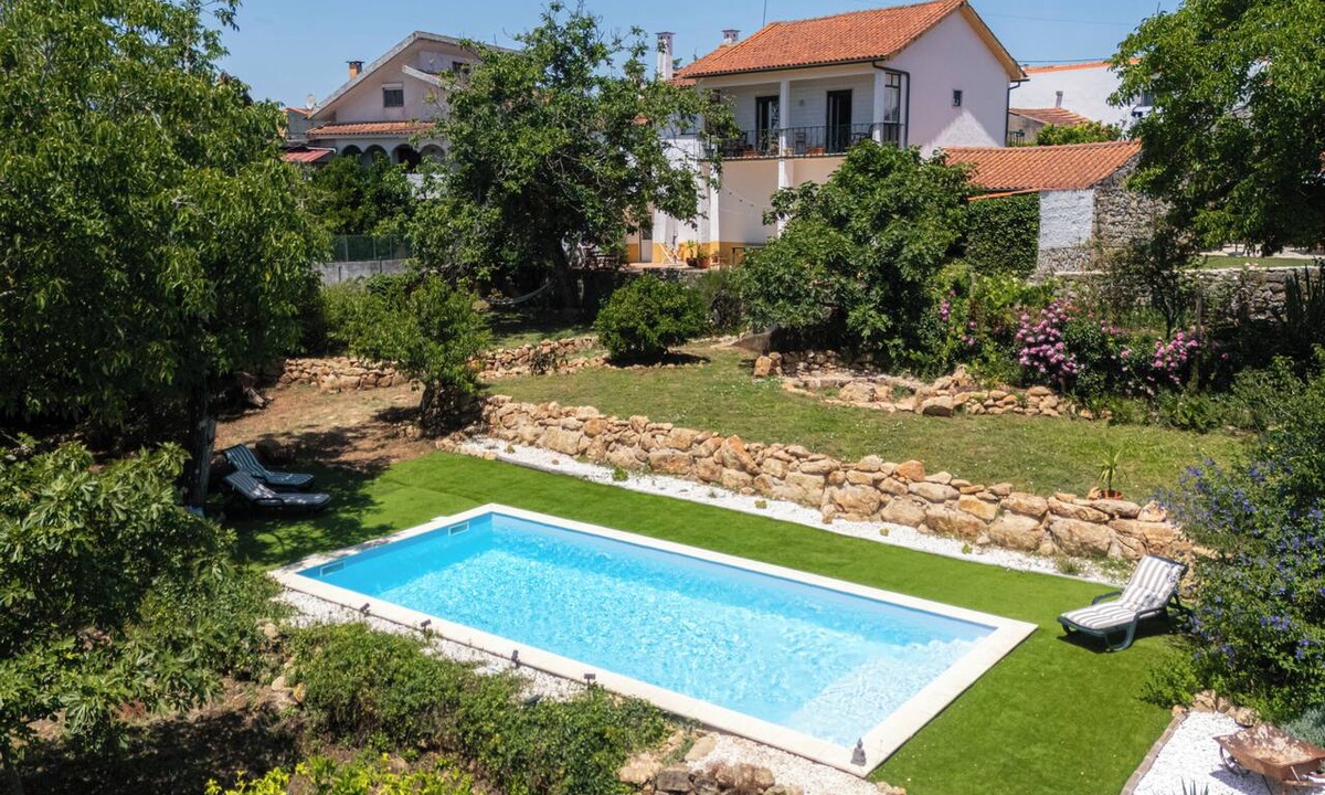 Coimbra Cottage | Country House with a Pool Near Coimbra