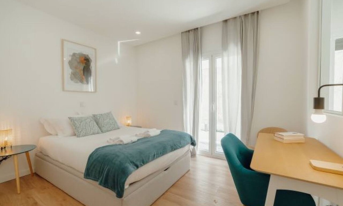 Campanha Apartment | COURTYARD OPORTO DESIGN APARTMENT H by Interhome