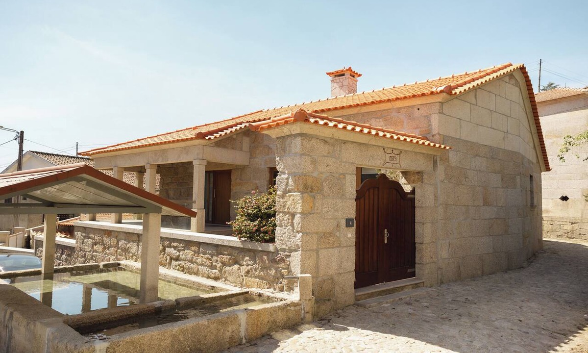 Leiradas House | COUTO REFUGE