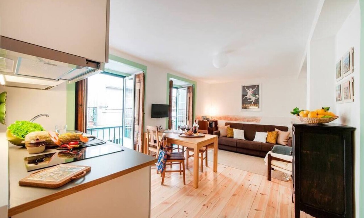 Baixa Apartment | Cozy Apartment in Historical Lisbon by COZYSTAYS 2/5