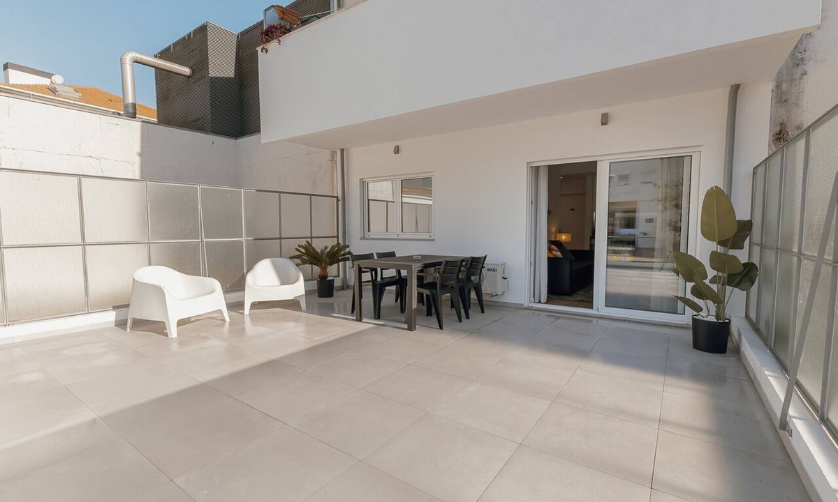 Bonfim Apartment | Cozy Bonfim 2 with Terrace by Hosty