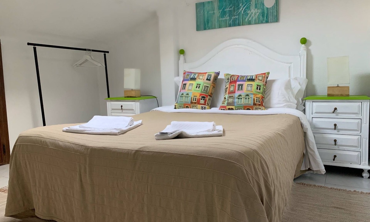 Cascais Bed & Breakfast | Crismina Room - Manelisa Cascais