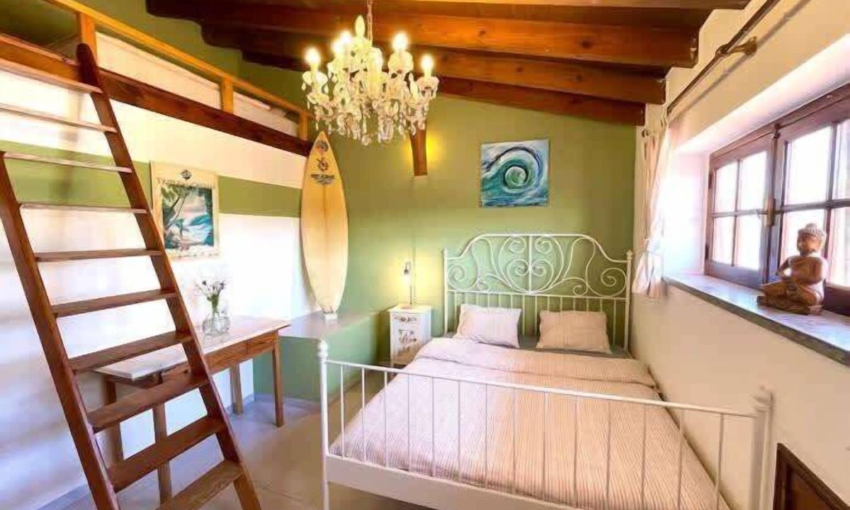 Atalaia Bed & Breakfast | Da Silva Surfcamp Bedroom Abelheira for 3 persons