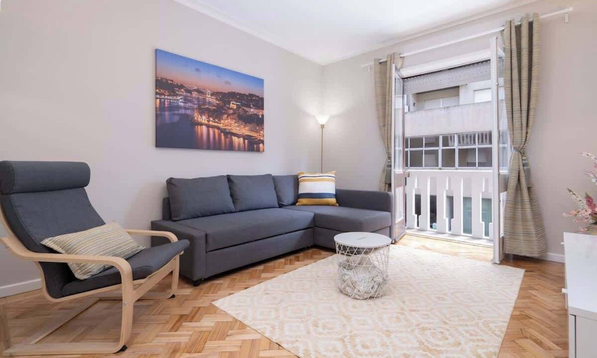 Cedofeita Apartment | Deluxe Bright Flat by HostWise