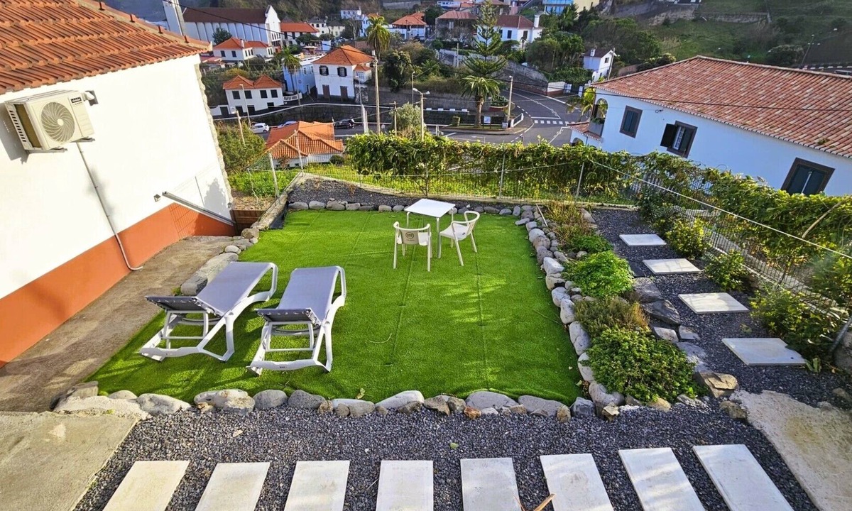 Porto da Cruz House | Dino's Sea View