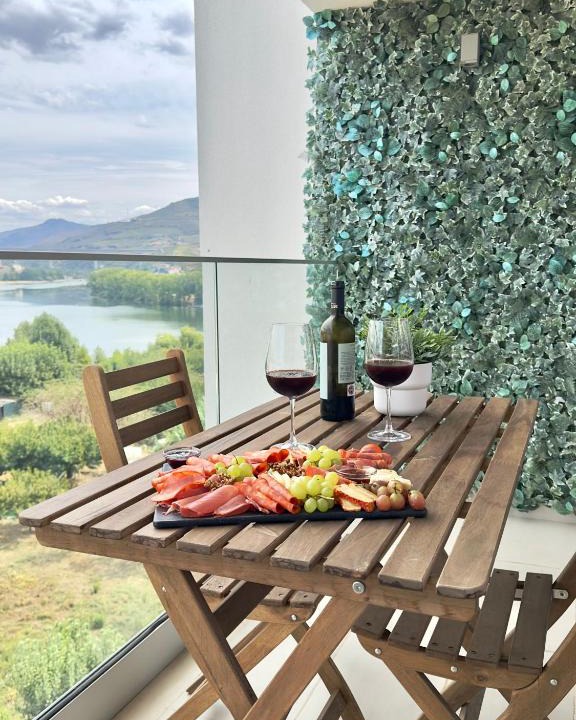 Peso da Regua Apartment | Douro Escape - Riverfront Apartment