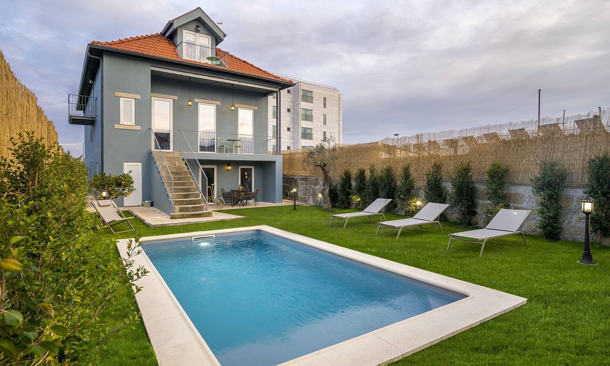 Lordelo do Ouro e Massarelos House | Douro Prestige with Shared S-Pool