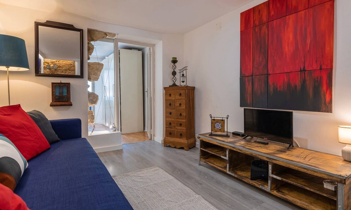 Misericordia Apartment | Downtown Central Apartment by LovelyStay