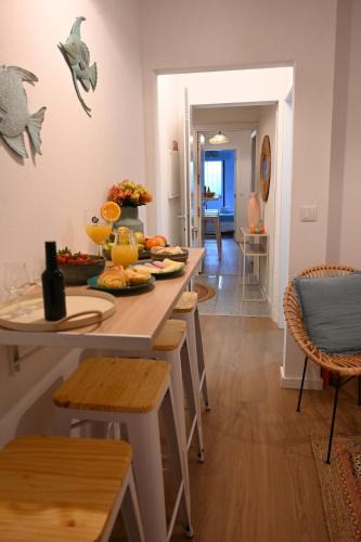 Sao Dinis Apartment | Downtown Lovely