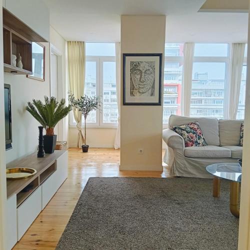 Avenida de Roma Apartment | Duplex Lisbon for 8
