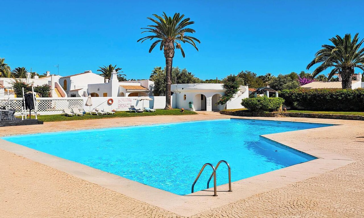 Vilamoura Ski Chalet | Elegant townhouse with pool in Vilamoura