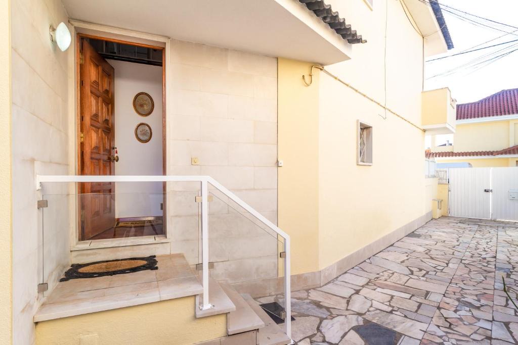 Cascais Villa | Elegant Vintage Villa- Parede