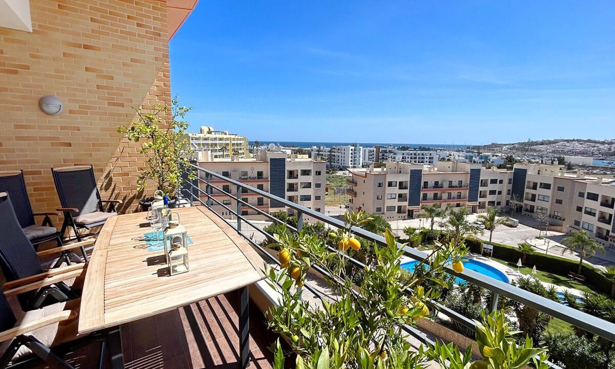 Telheiro Apartment | Encosta da Marina, 2 bedrooms top floor apartment