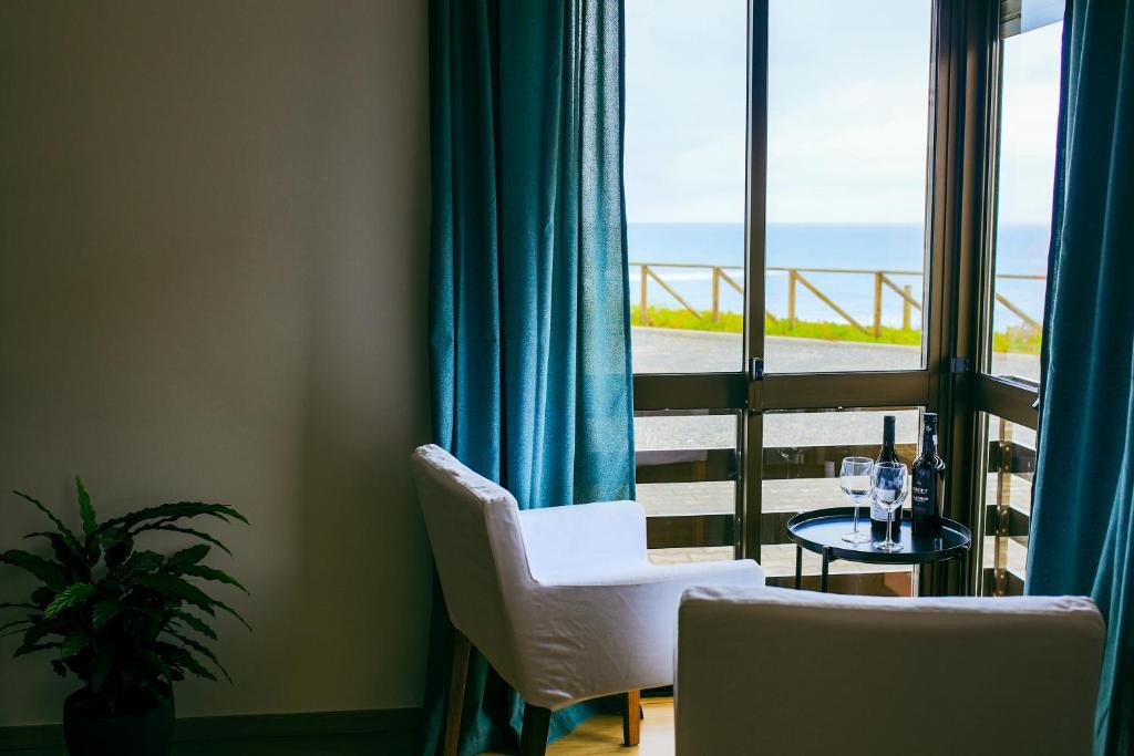 Consolacao Apartment | Enjoy VIEW apartment - ocean, surf, beach, eat & work
