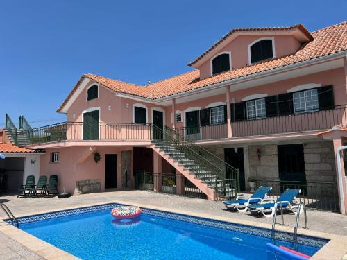 Queira House | Estrelas casas igarei